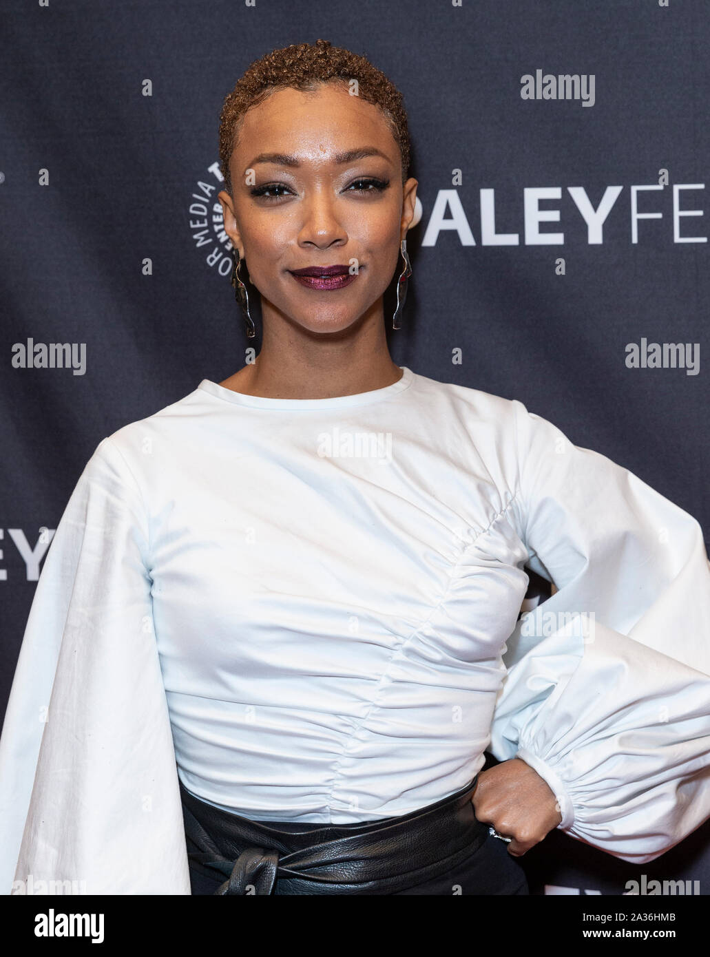 New York, NY - 5 octobre, 2019 : Sonequa Martin-Green assiste aux PaleyFest Star Trek : Découverte à Paley Center for Media Banque D'Images