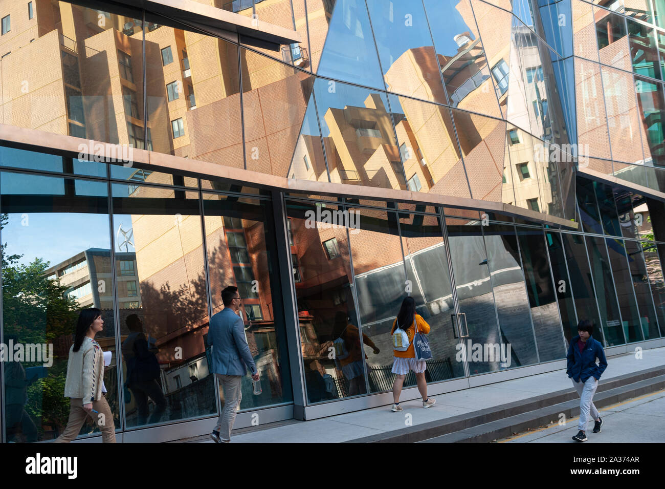 26.09.2019, Sydney, Nouvelle-Galles du Sud, Australie - Dr Chau Chak Wing bâtiment qui abrite la Business School de l'Université de technologie UTS. Banque D'Images