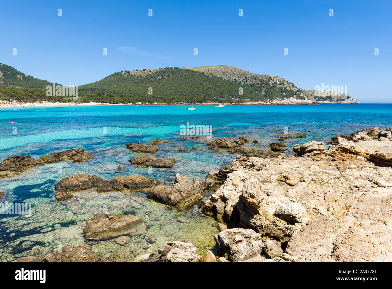 Cala Agulla, une plage de sable unique situé dans le nord-est de Majorque. Espagne Banque D'Images