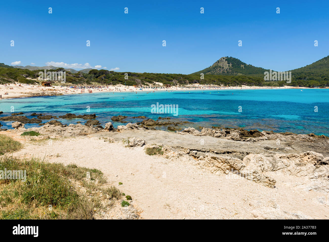 Cala Agulla, une plage de sable unique situé dans le nord-est de Majorque. Espagne Banque D'Images