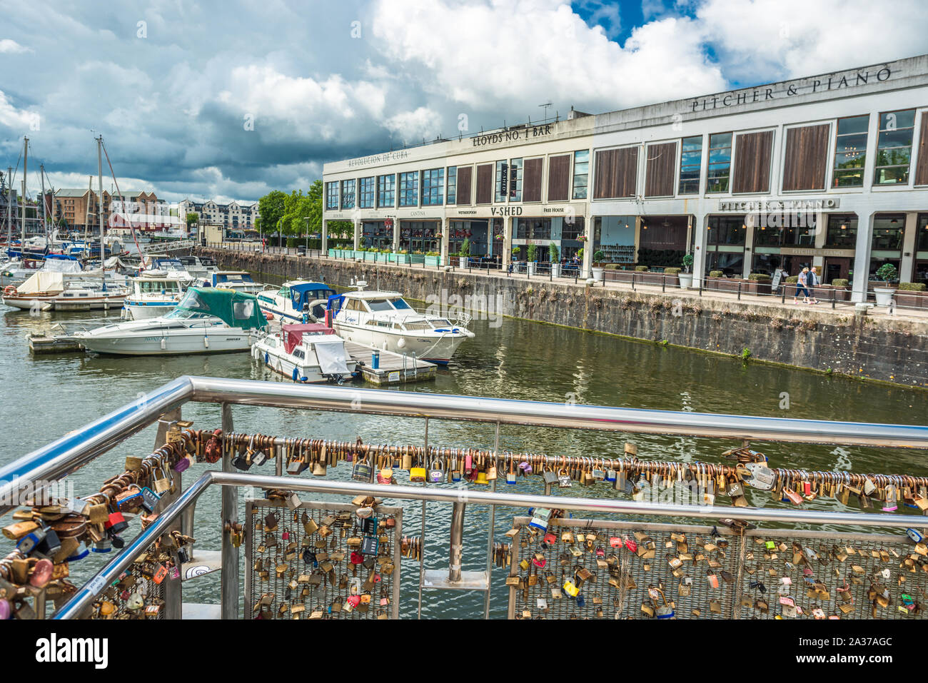 Le cadenas verrouillé sur Pero Pont sur St Augustine's atteindre le port de Bristol Bristol Avon England UK GB EU Europe Banque D'Images