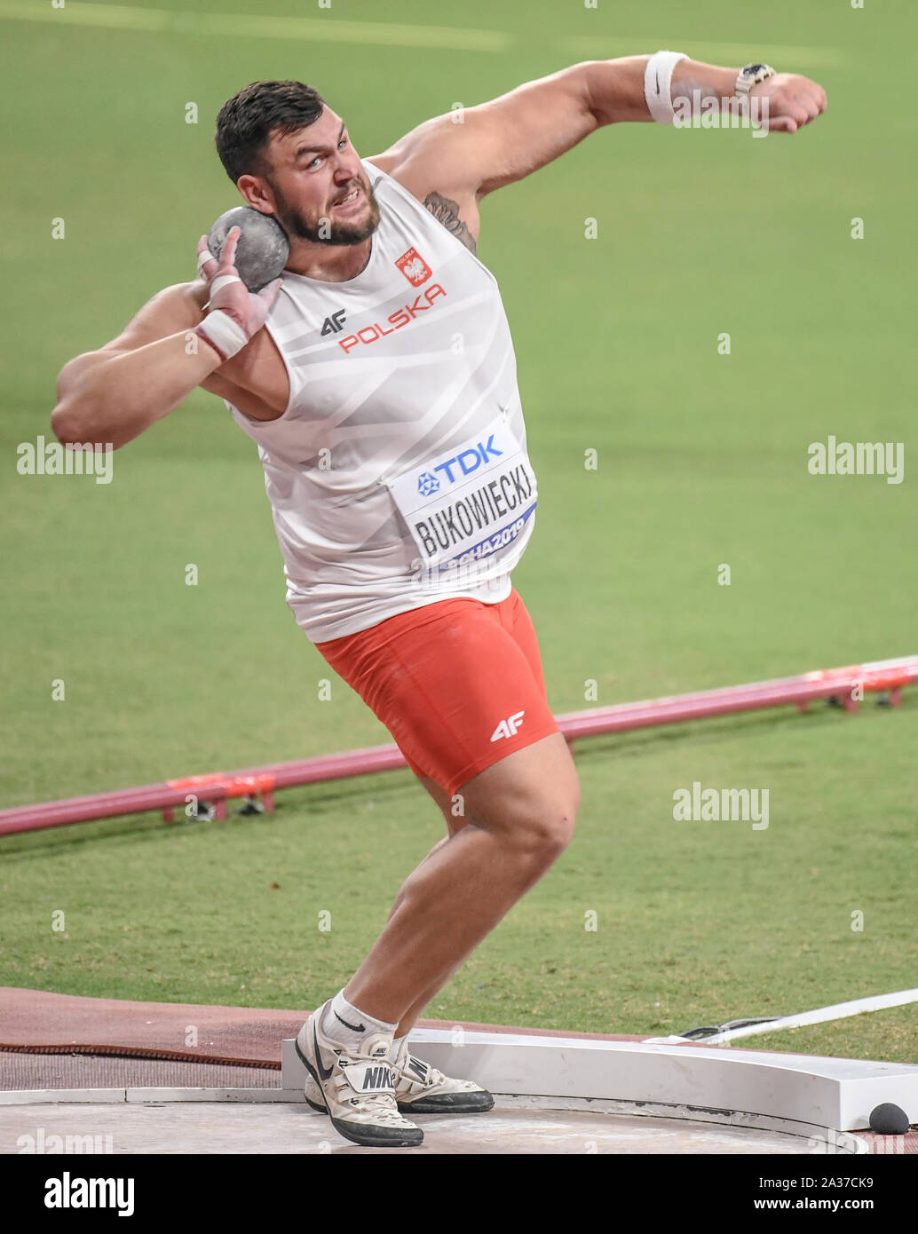 Konrad Bukowiecki (Pologne). Lancer du poids hommes finale. Championnats du  monde d'athlétisme de l'IAAF, Doha 2019 Photo Stock - Alamy
