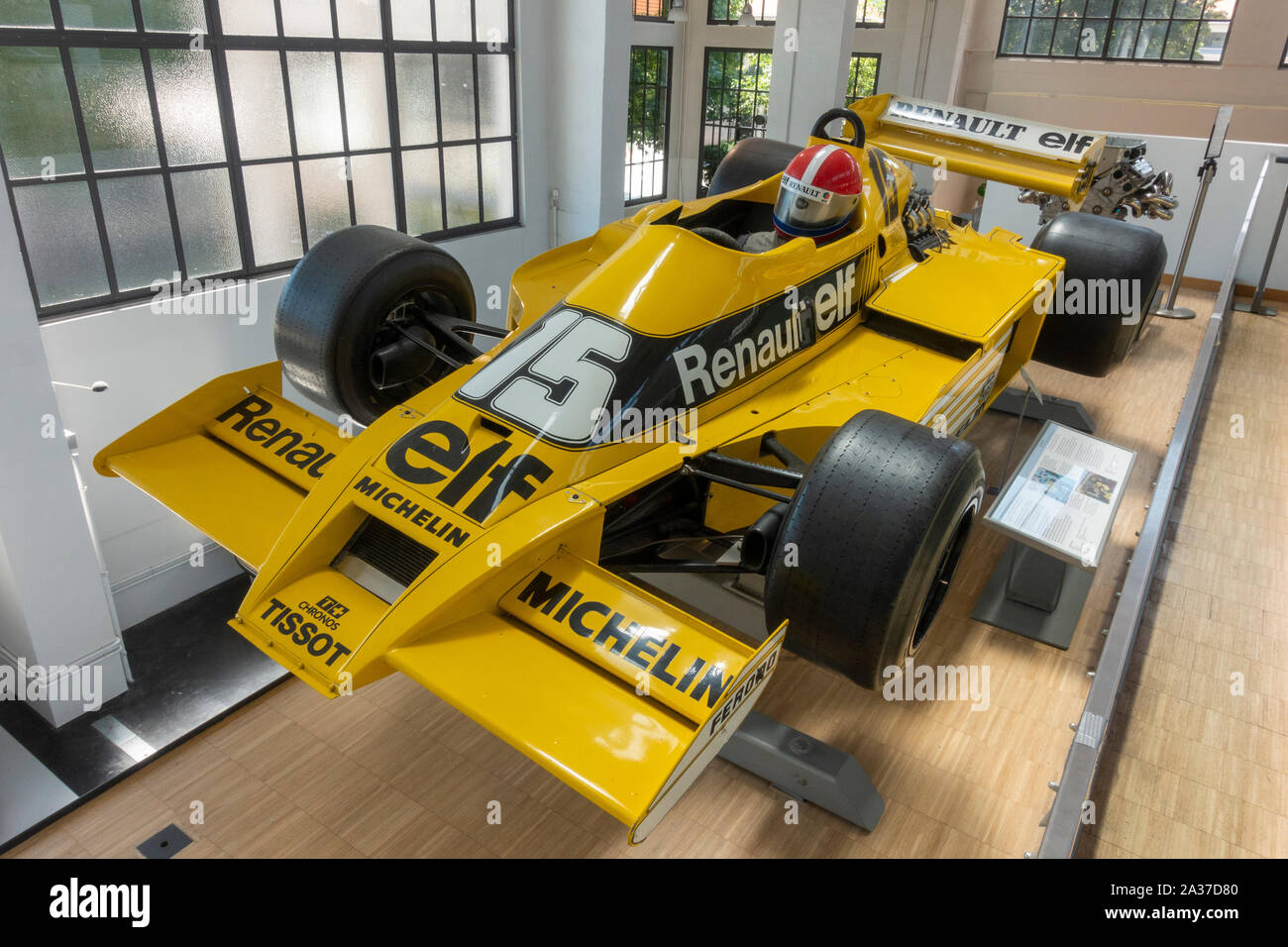 Une Renault RS01/2 voiture de Formule 1, la première voiture F1 turbocompressé, Deutsches Museum Verkehrszentrum (Musée allemand des transports), Munich, Allemagne. Banque D'Images