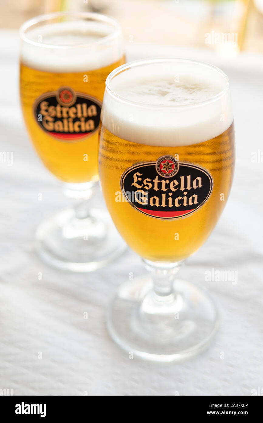 La bière Estrella Galicia, Espagne Photo Stock - Alamy