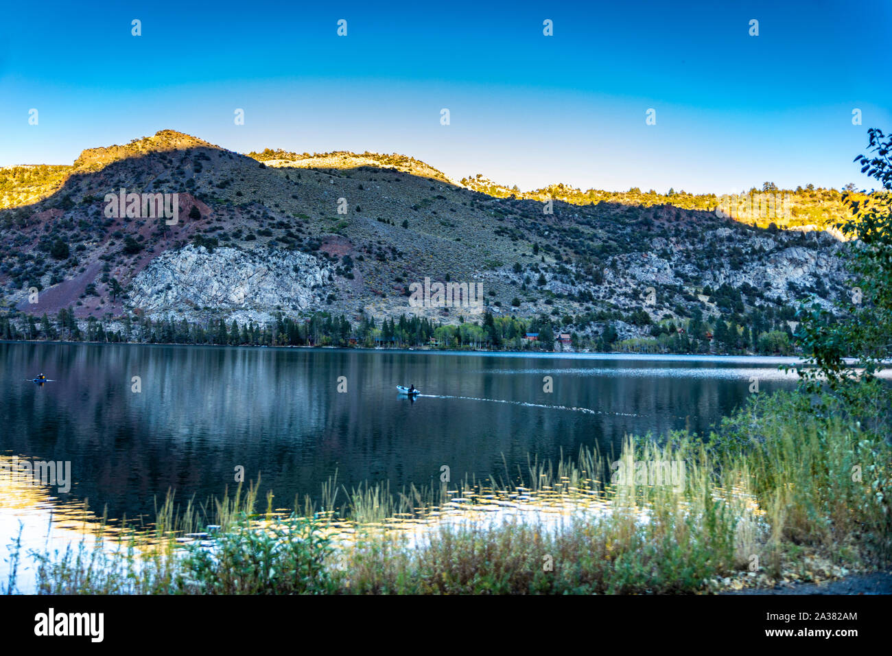 Lac d'argent l'un des quatre lacs dans le lac juin boucle dans l'Est de la Sierra Nevada de Californie USA dans ealrly Octobre 2019 Banque D'Images