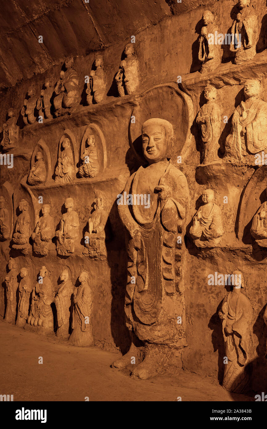 Bouddha, Mille Buddha Mountain, Montagne Qianfo Wanfo, Grotte, Jinan, Shandong Province, China Banque D'Images