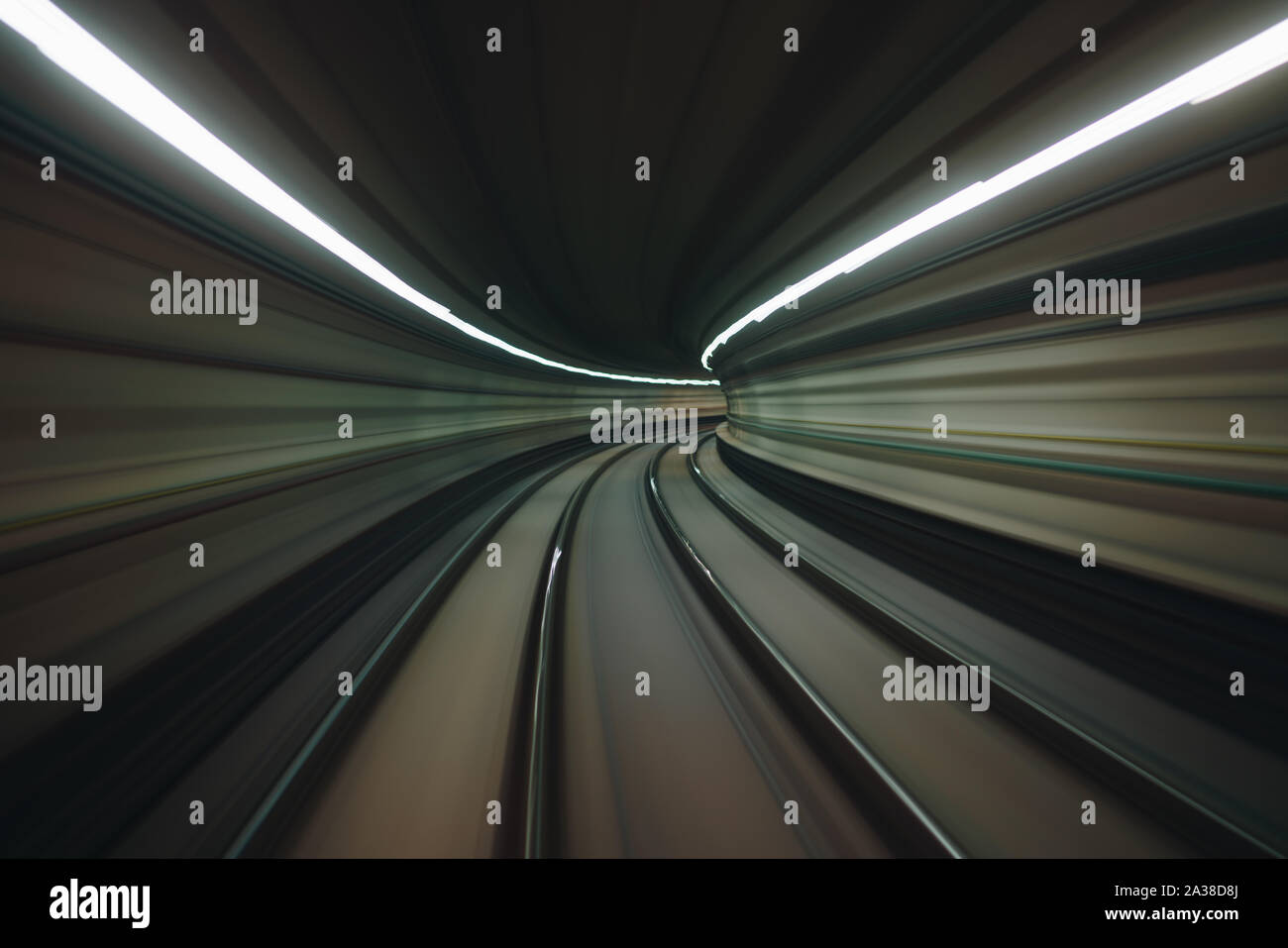 Sentier de lumière dans un tunnel éclairé, Brésil Banque D'Images