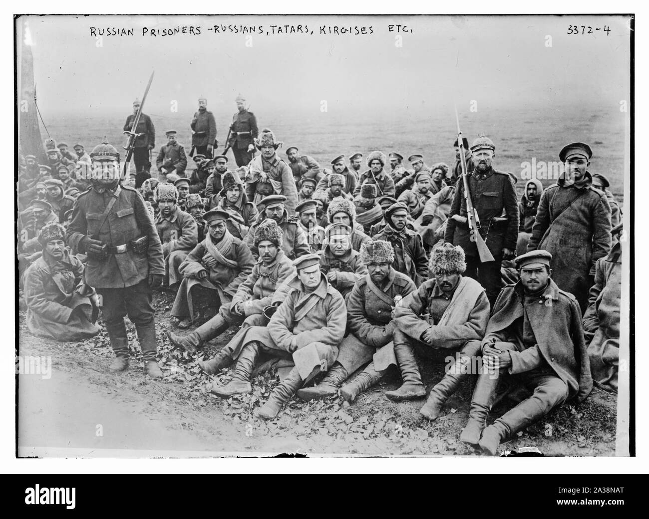 Les prisonniers russes -- russes, Tartares, Kirgises [c.-à-d., etc.] kirghize Banque D'Images