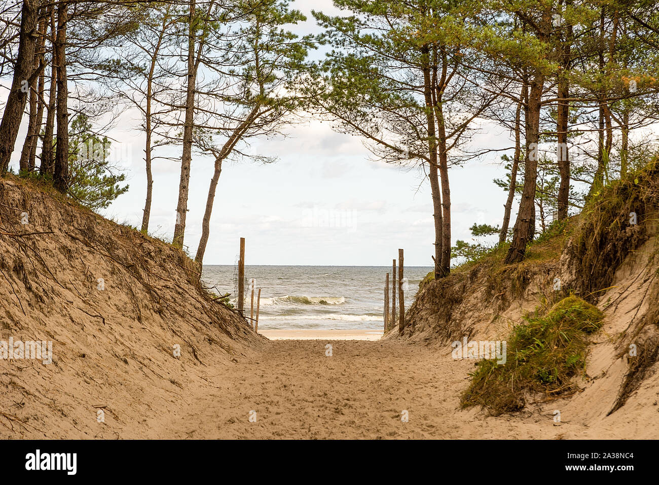 Entrée de la plage à Karwia (Pologne) Banque D'Images