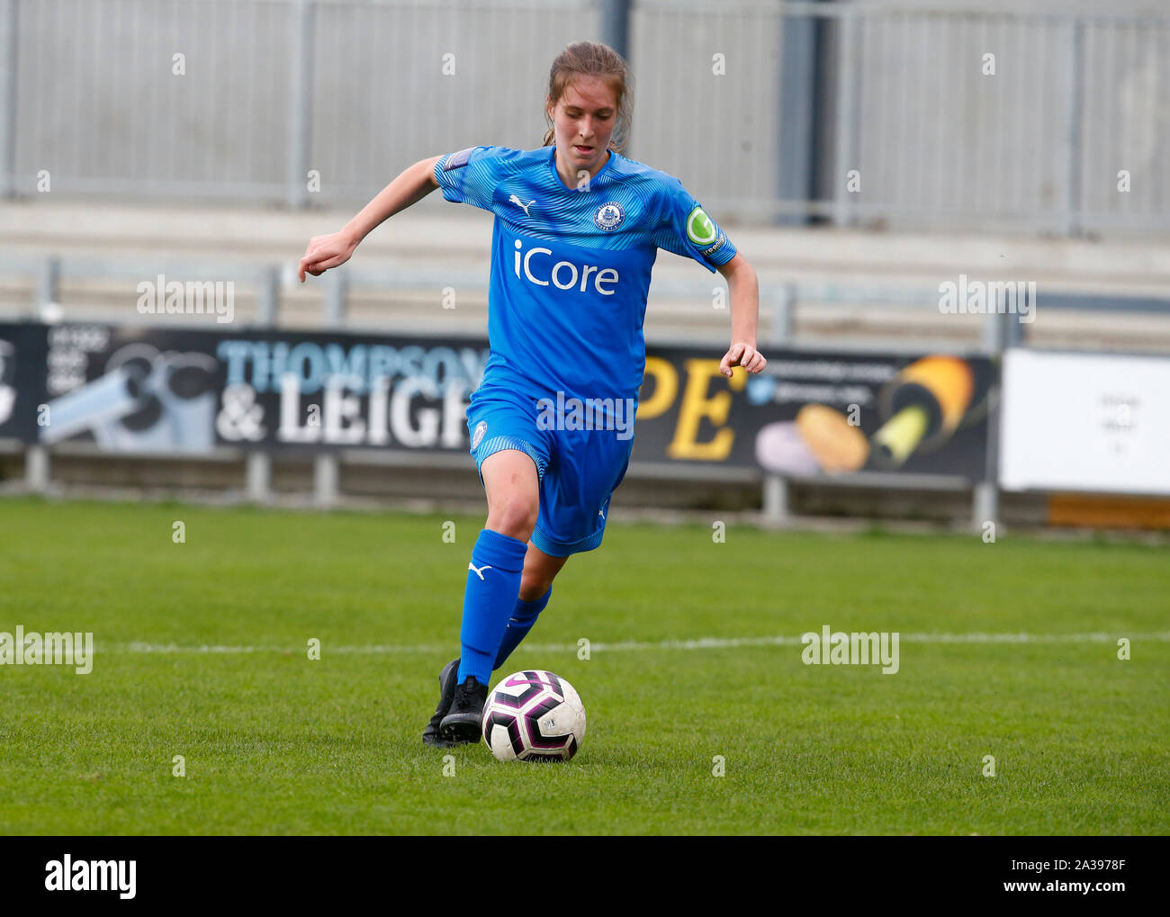 LONDON UNITED KINGDOM. 06 octobre Hannah Smith de Billericay Town Mesdames pendant féministe FA Cup 2ème tour qualificatif entre femmes et Bill FC Dartford Banque D'Images