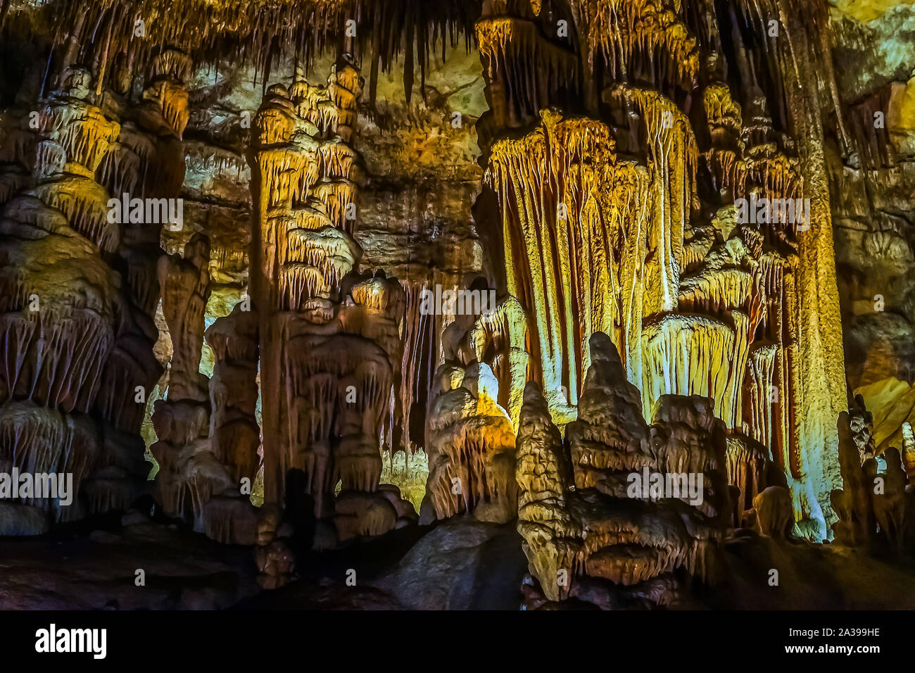 Célèbre grotte, Cuevas del Drach ou Grotte de Dragon sur l'île espagnole de Majorque, près de Porto Cristo Banque D'Images