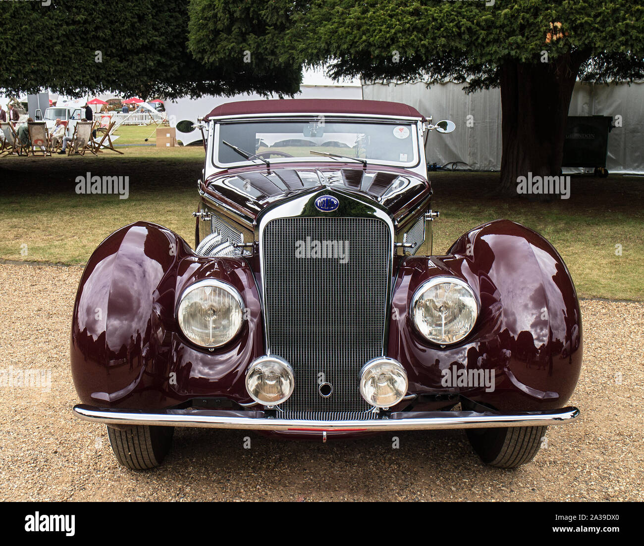 Un 1937 Delage D8 120 Cabriolet au Concours d'élégance 2019 à Hampton Court Palace, Richmond upon Thames Banque D'Images