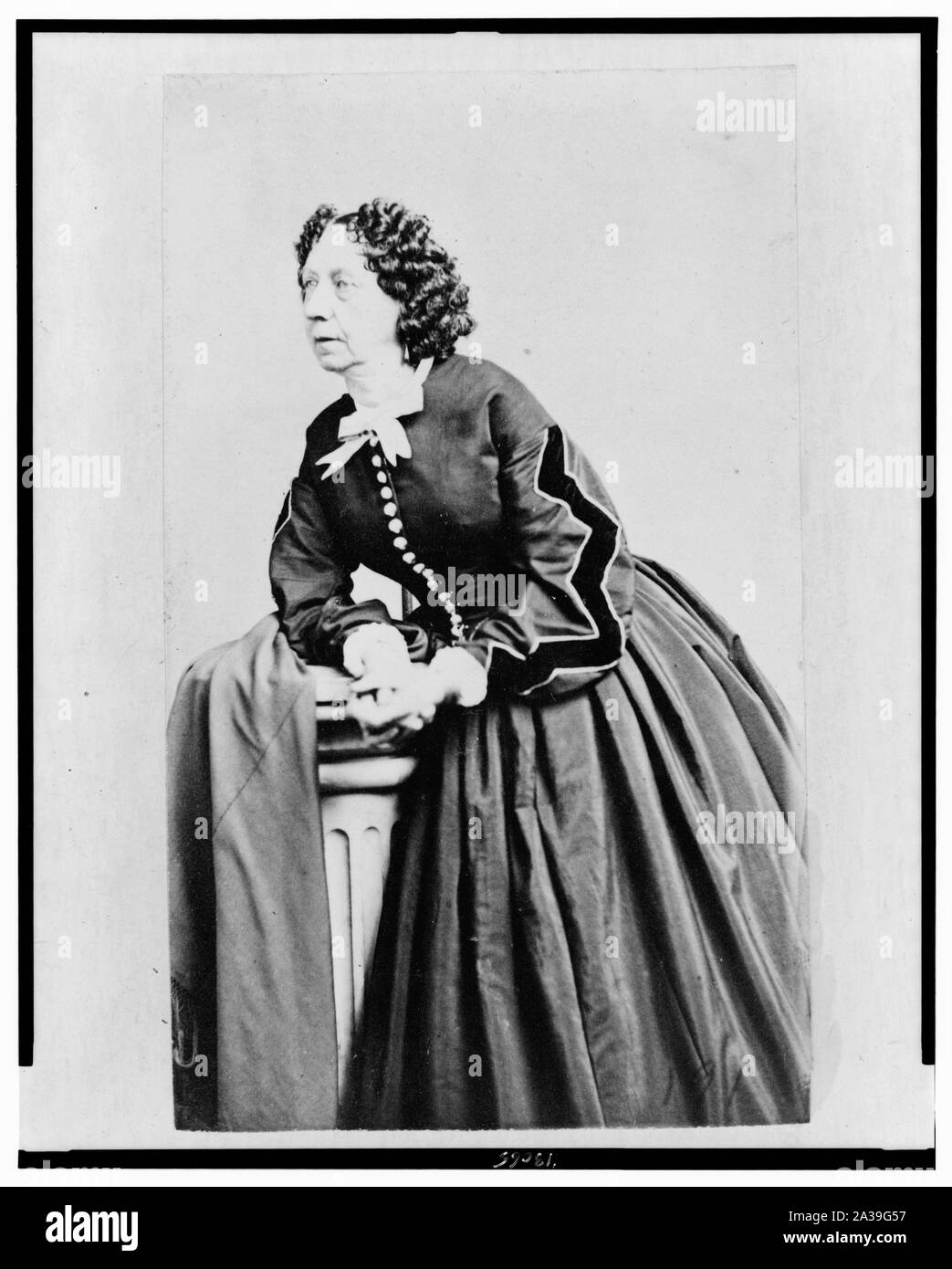 Sara Payson Parton, connu sous le nom de Fanny Fern, trois-quarts portrait, debout, face vers la gauche Banque D'Images