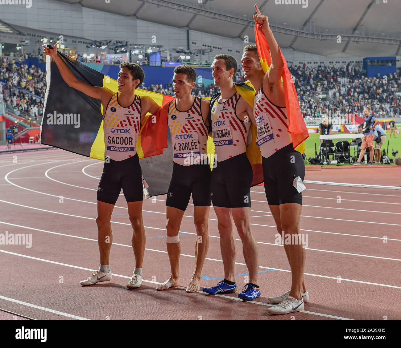 DOHA, QATAR. 06 Oct, 2019. Jonathan Sacoor, Robin Vanderbemden, Dylan Borlee et Kevin Borlee et la Belgique présentent la photo pour les médias après les Hommes 4x100m relais de jour final de 10 championnats du monde d'athlétisme de l'IAAF 2019 Doha - au Khalifa International Stadium le dimanche, Octobre 06, 2019 À DOHA, QATAR. Credit : Taka G Wu/Alamy Live News Banque D'Images