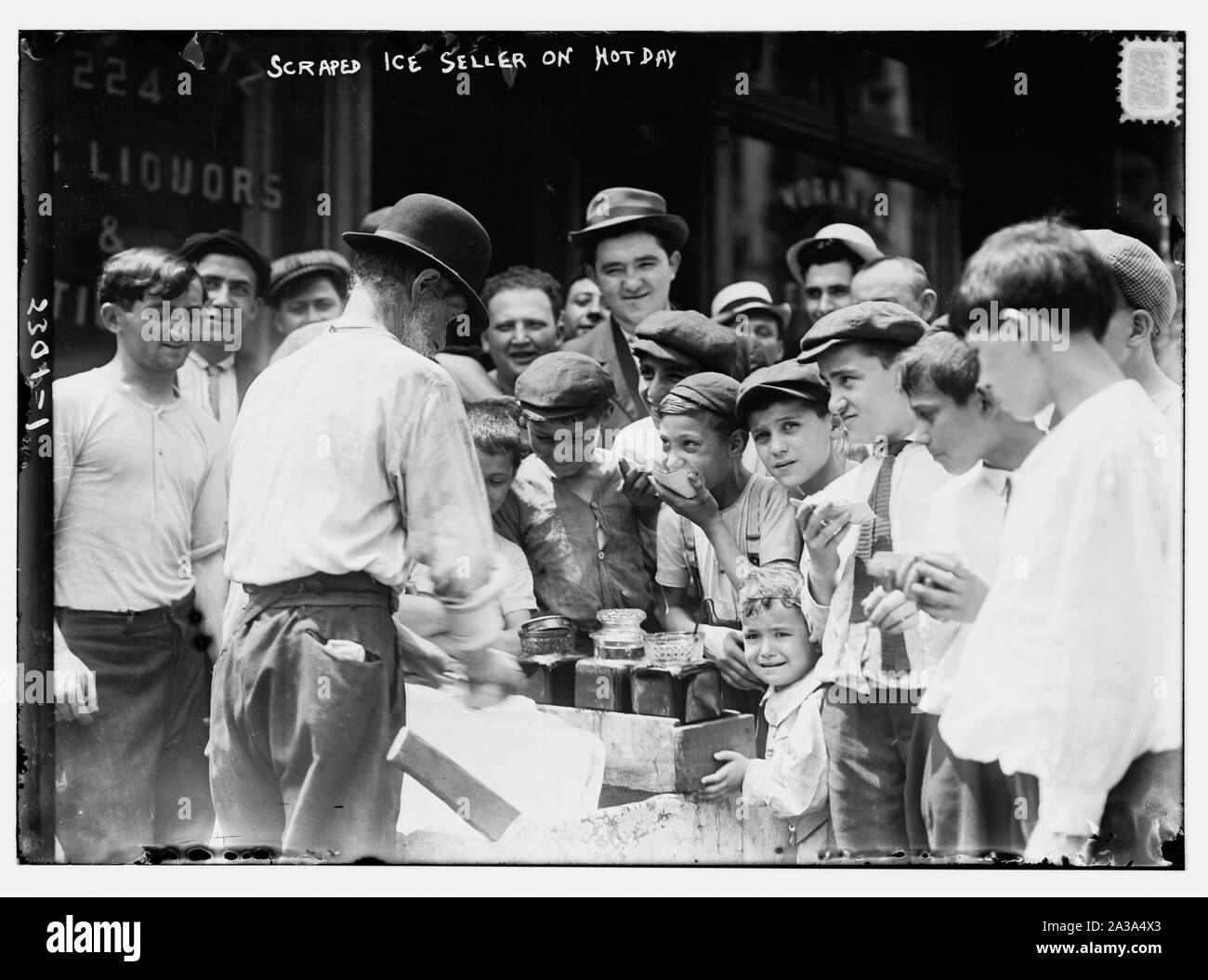 Vendeur de glace grattée sur journée chaude Banque D'Images