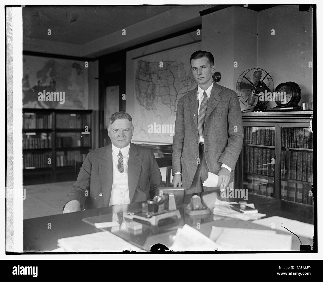 Sec. Hoover & son Allen, 8/11/25 Banque D'Images