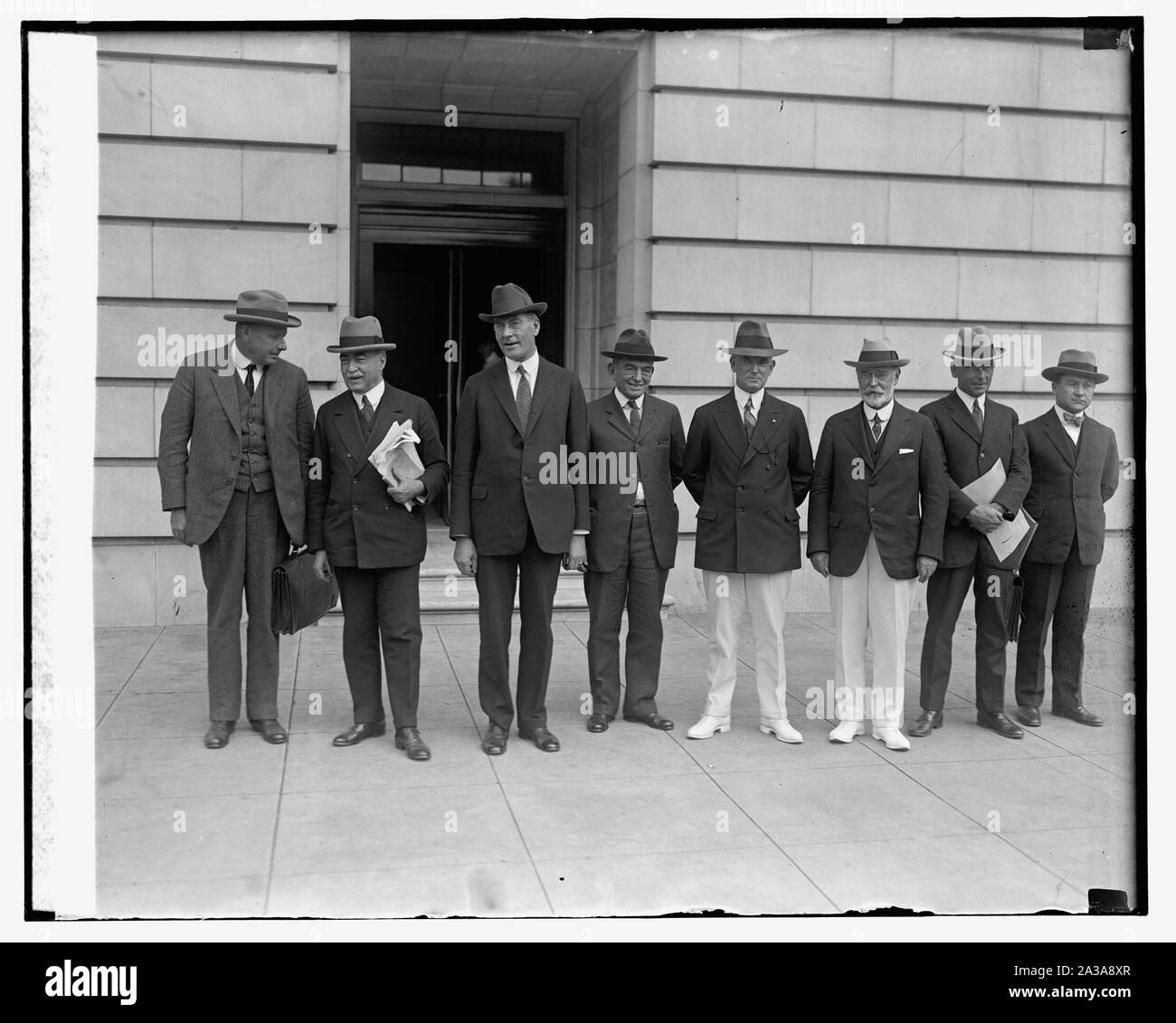 Sec. Wilbur avec les officiers de marine à l'audience, de l'aviation spécial 9/22/25 Banque D'Images