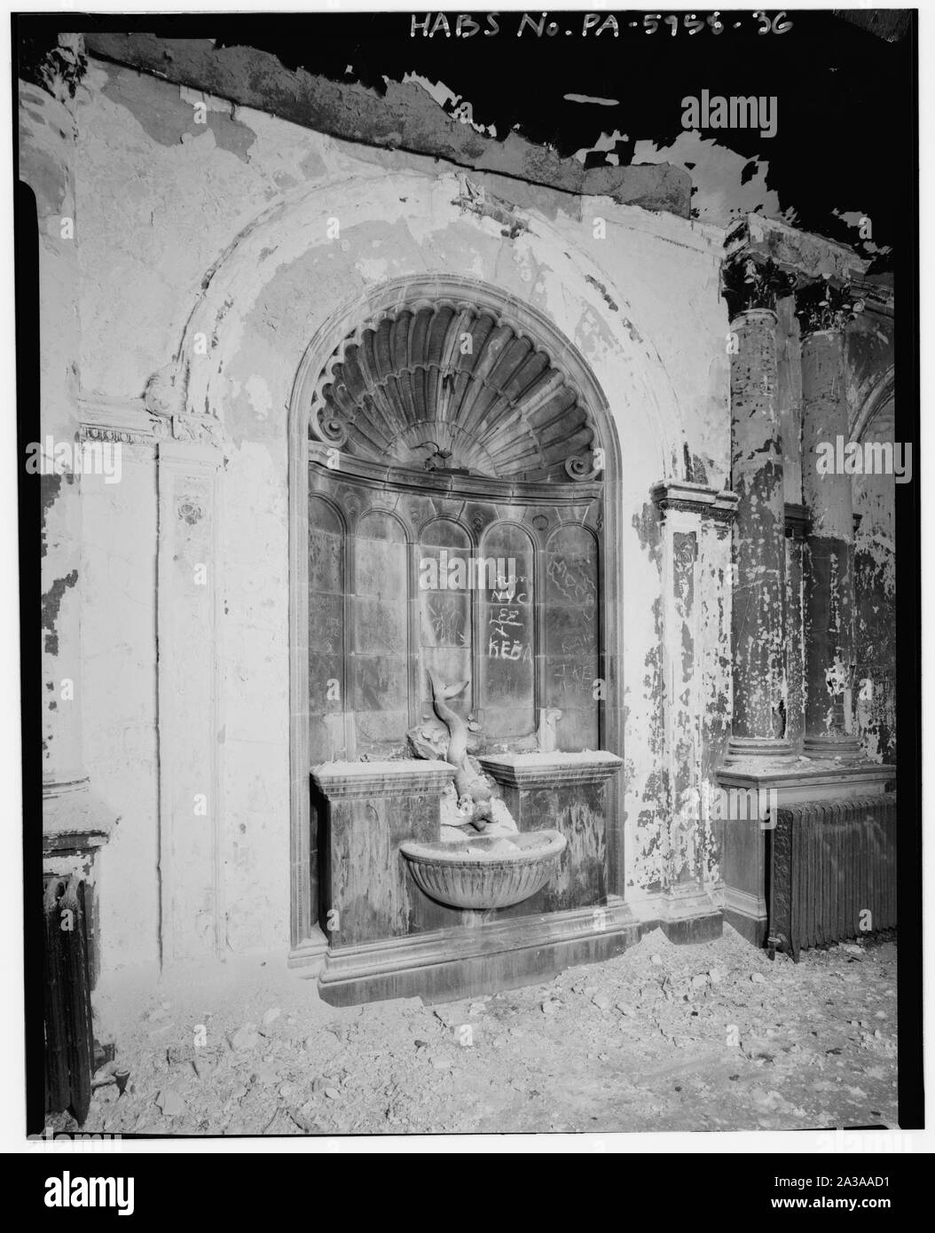 Ancienne fontaine dans la salle d'attente à la gare de Philadelphie du Nord en 1993 Il s'agit d'une image d'un endroit ou d'un bâtiment qui est inscrit sur le Registre National des Endroits Historiques aux États-Unis d'Amérique. Son numéro de référence est 92000940 ; Banque D'Images