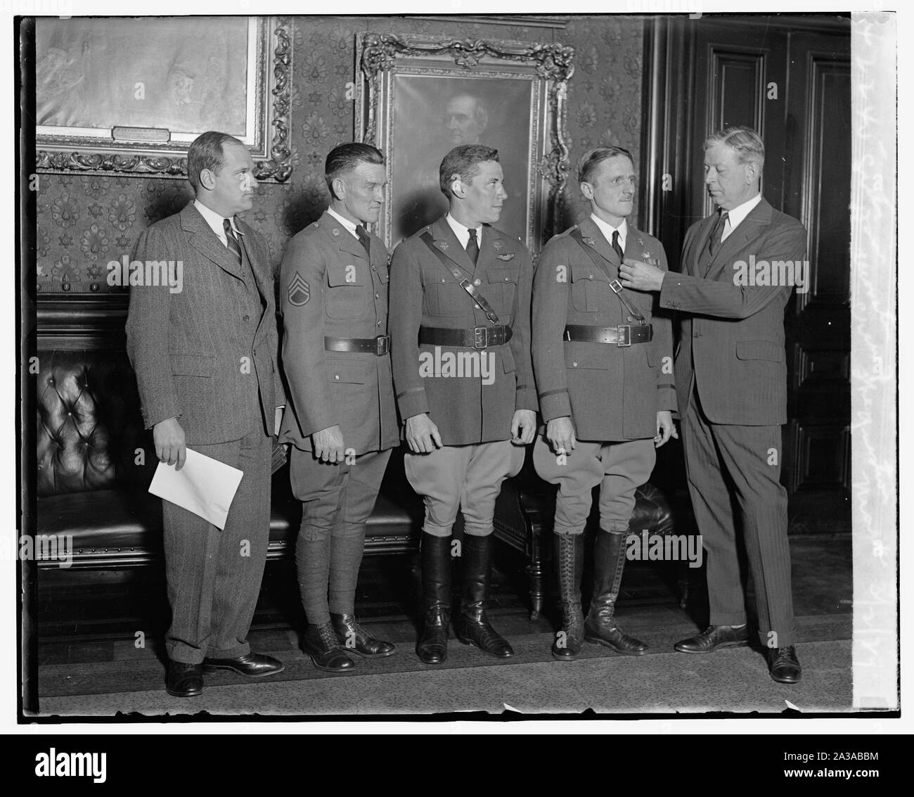 Secrétaire. L'équipe de décoration de Davis de la question de la marque, 3/2/29 Banque D'Images