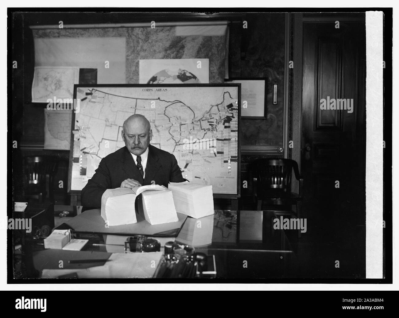 Secrétaire. Semaines et chef de l'ing. Rapport, [11/30/23] Banque D'Images