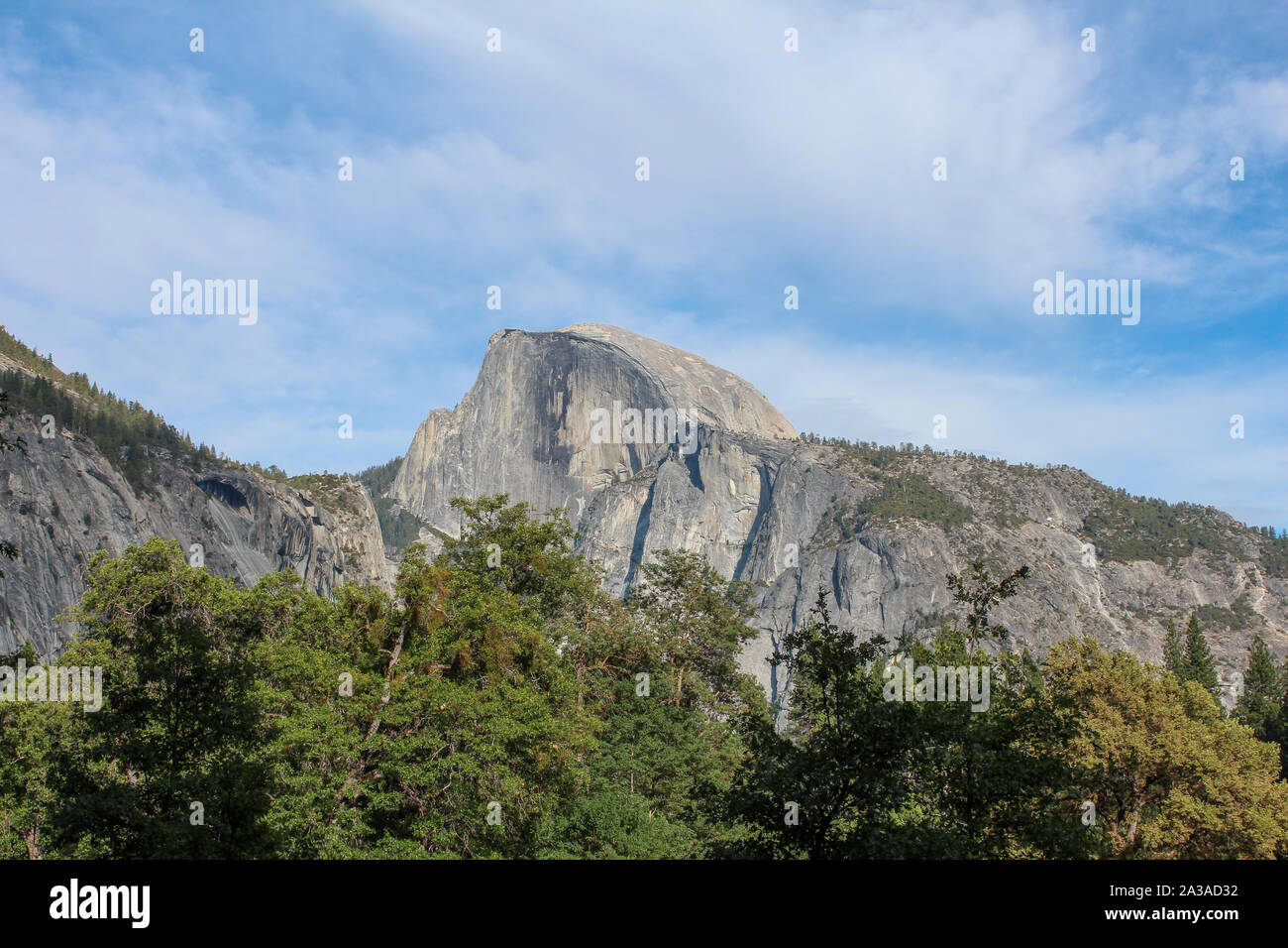 Demi Dôme vue d'un des point de vue in Yosemite National Park, California, USA Banque D'Images