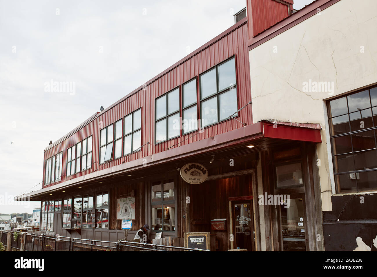 Portland, Maine - Septembre 26th, 2019 : : Restaurant et de la jetée du vieux Port quartier du port de Portland, Maine. Banque D'Images