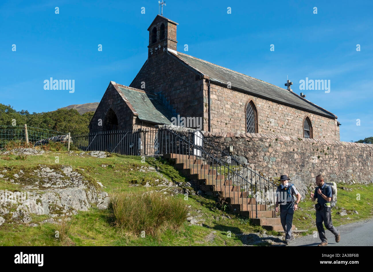 St James Church Buttermere en été Lake District National Park Cumbria Angleterre Royaume-Uni Grande-Bretagne Banque D'Images