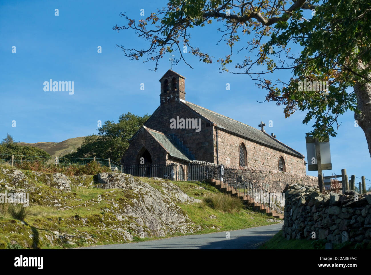St James Church Buttermere en été Lake District National Park Cumbria Angleterre Royaume-Uni Grande-Bretagne Banque D'Images