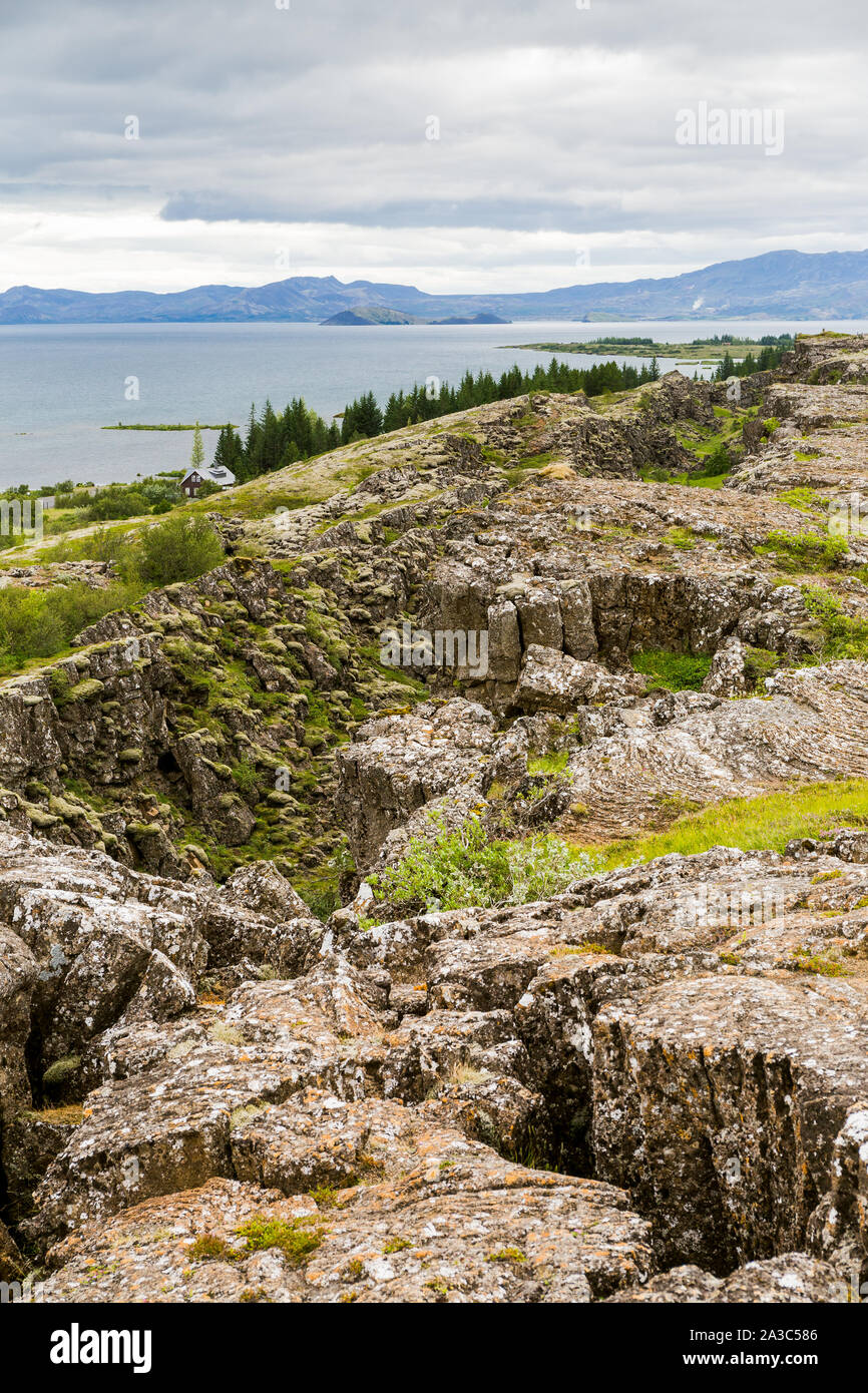 Þingvellir, Islande - la rupture entre l'Europe et l'Amérique du Nord des plaques continentales. Les plaques tectoniques convergent en Islande Banque D'Images