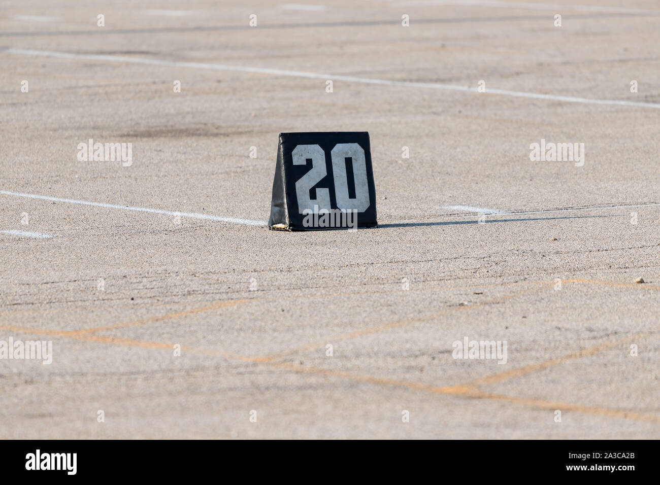 La vingt cour ligne marker prête à répétition à band camp Banque D'Images