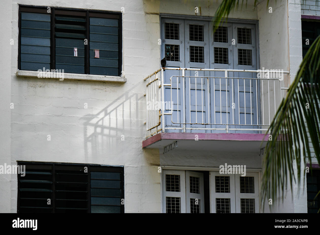 Bloc d'appartements abandonnés construire en 1958, Dakota, Singapour. Banque D'Images