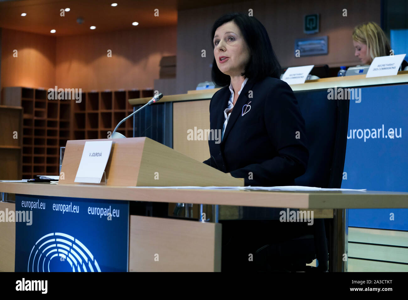 Bruxelles, Belgique. Oct 7, 2019. Les valeurs européennes et la transparence Commissaire désigné Vera Jourova de République tchèque s'occupe de son audition devant le Parlement européen. Credit : ALEXANDROS MICHAILIDIS/Alamy Live News Banque D'Images