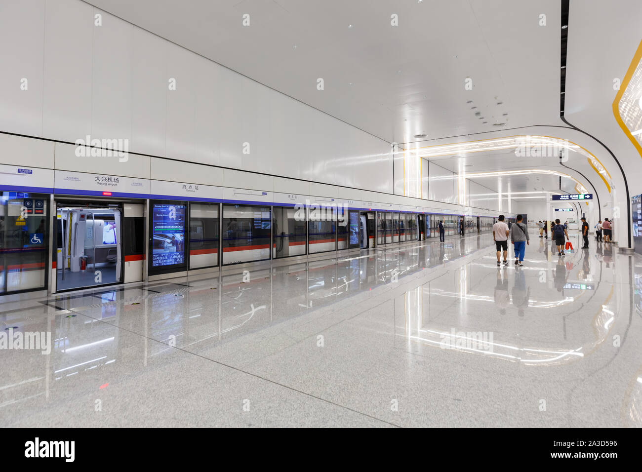 Beijing, Chine - 30 septembre 2019 : la station de métro MRT à Beijing Daxing Nouvel Aéroport International (PKX) en Chine. Banque D'Images