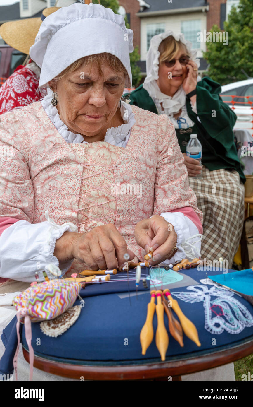Detroit, Michigan - une femme fait la dentelle comme l'Hôpital Sainte-Anne. Anne Paroisse de Detroit tient sa troisième rendez-vous annuel du festival culturel. L'événement de célébrité Banque D'Images