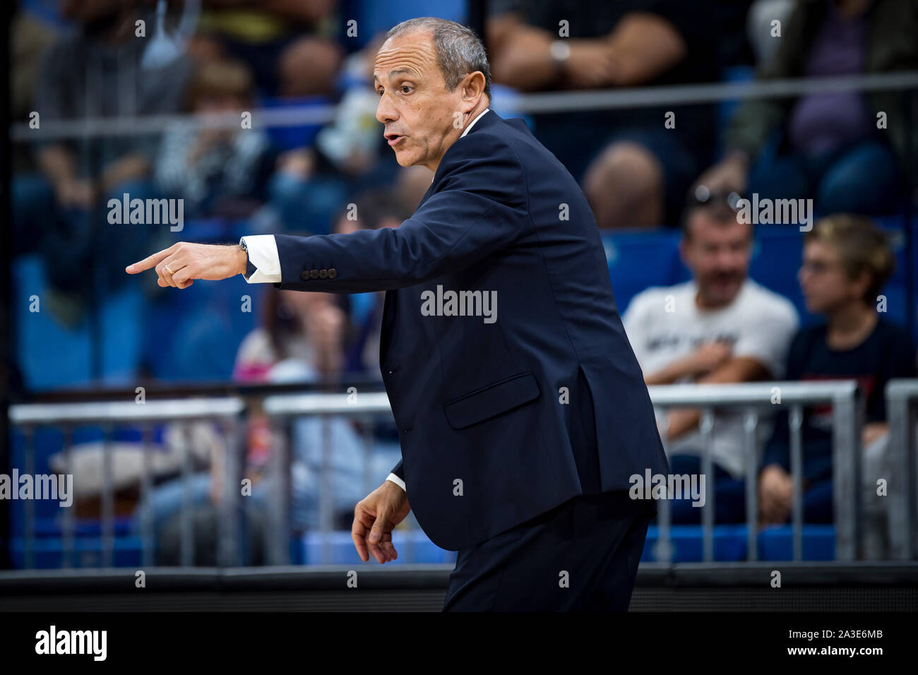 Ettore Messina entraîneur-chef d'AX Armani Exchange Olimpia Milan pendant un match de basket Legabasket Serie AX Armani Exchange Olimpia Milan vs Pallaca Banque D'Images