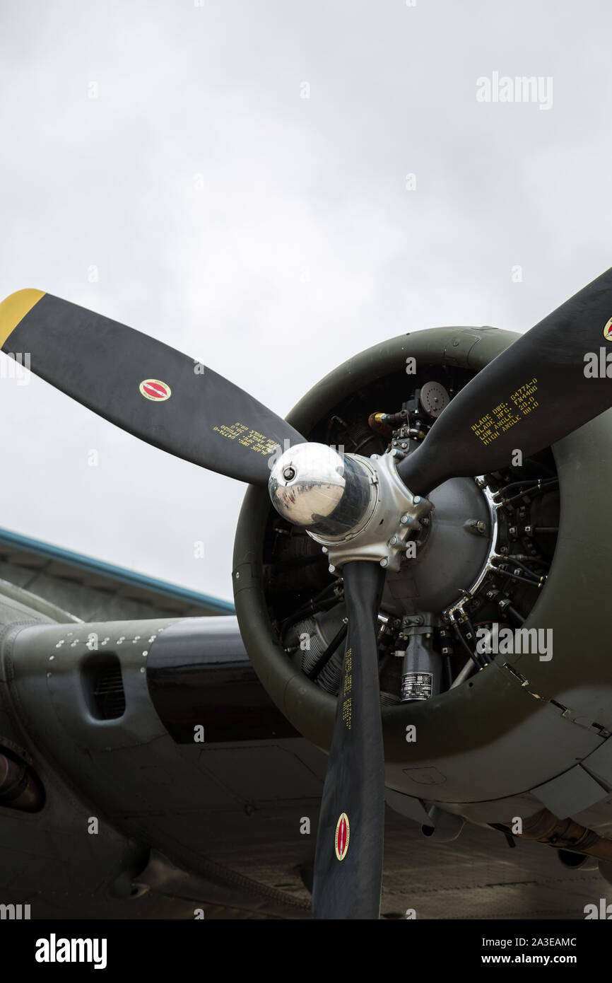 Wright cyclone engine b17 flying Banque de photographies et d’images à ...