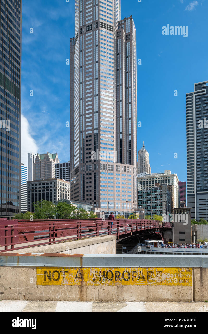 Van Buren street bridge et bâtiments dans le centre-ville de Chicago Banque D'Images