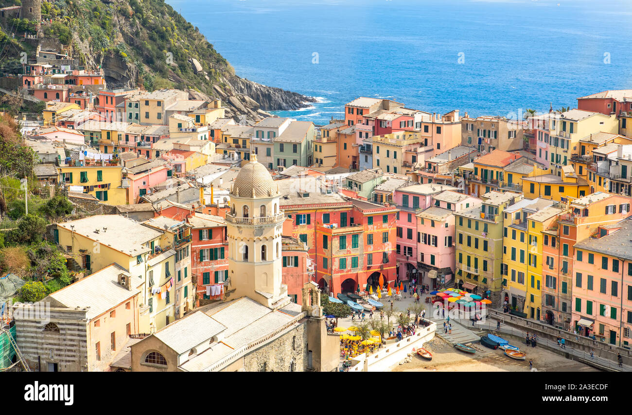 L'Italie, les Cinque Terre, Vernazza-20 Avril, 2019 : vue panoramique du rivage Vernazza Banque D'Images