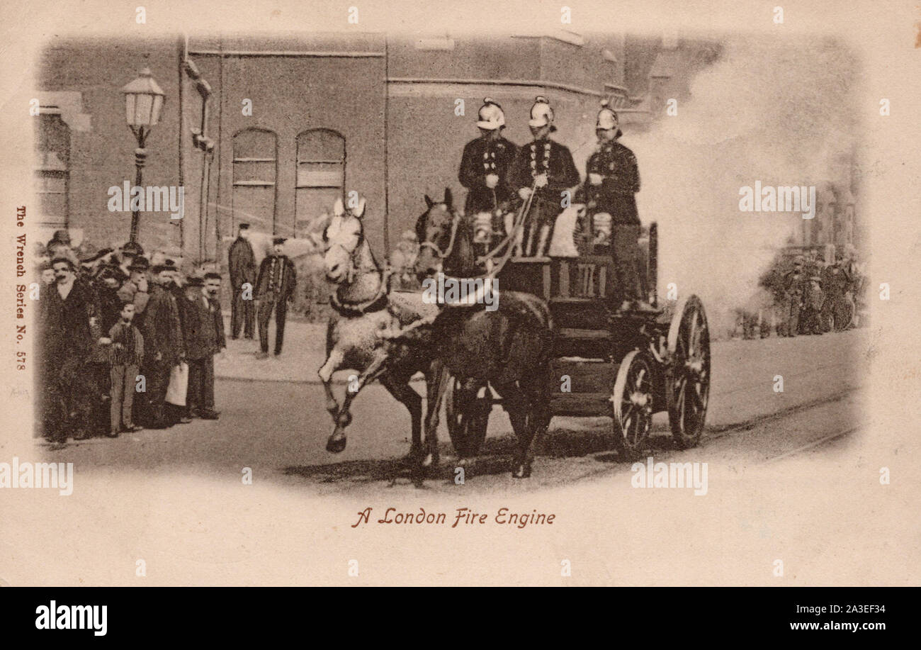 Fire Engine, Londres Angleterre, vieille carte postale. Banque D'Images