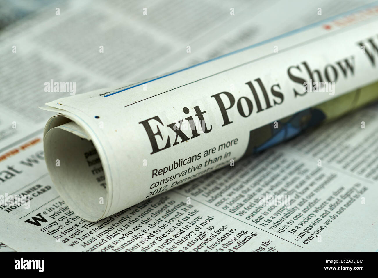 Montréal, Canada - 3 mars 2016 - journal roulé avec l'article 2016 de l'élection. L'élection présidentielle américaine de 2016, prévue pour mardi Banque D'Images