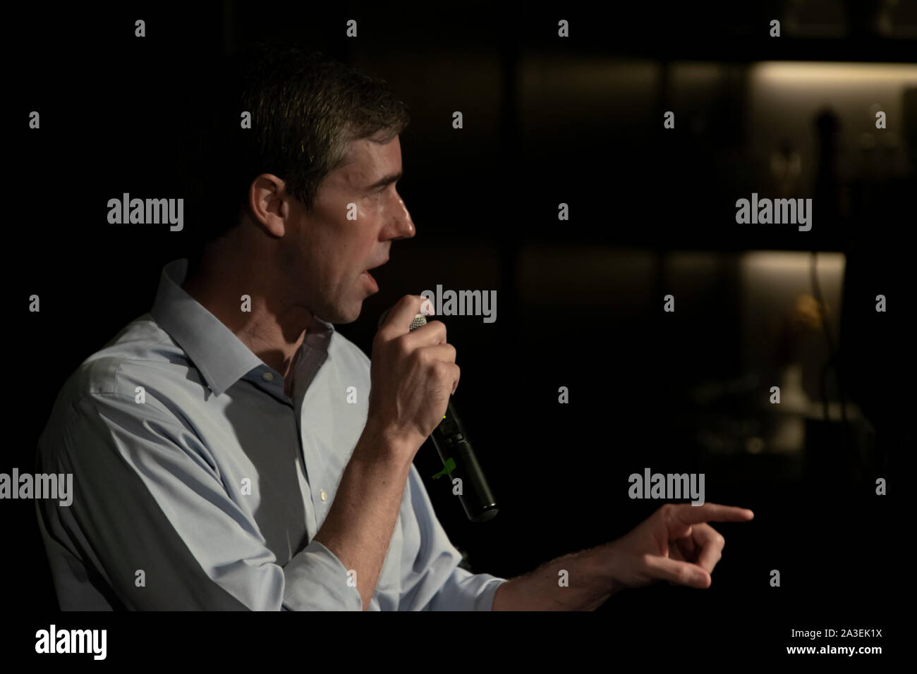 Ancien membre du Congrès du Texas Beto O'Rourke parle à un Service Employees International Union Européenne forum candidats à San Francisco le 1 juin 2019. Banque D'Images