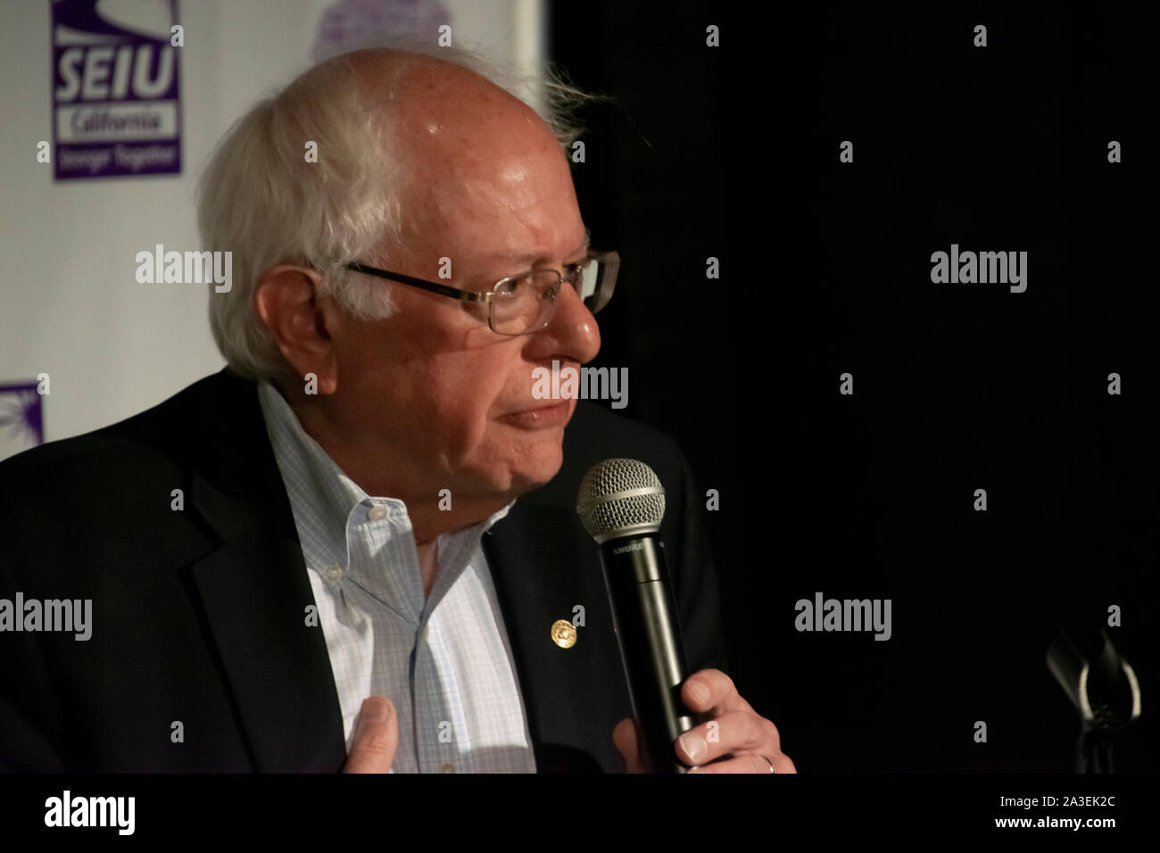 Le sénateur Bernie Sanders américain du Vermont parle à un Service Employees International Union Européenne forum candidats à San Francisco le 1 juin 2019. Banque D'Images