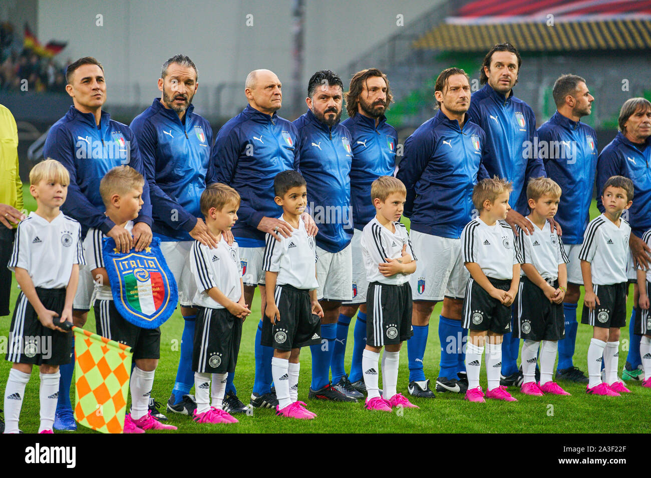 Fürth, Allemagne, 07 octobre 2019, Angelo PERUZZI, ITA All Stars n°1 Christian PANUCCI, ITA All Stars n°2 Christian PANUCCI, ITA All Stars n°2 Fabio Grosso, ITA All Stars n°3 Federico BALZARETTI, ITA All Stars n° 4 Fabio Cannavaro, ITA All Stars n° 5 Pietro VIERCHOWOD, ITA All Stars n° 6 ANGELO DI LIVIO, ITA All Stars n°7 Gennaro Gattuso, ITA All Stars n° 8 Luca Toni, ITA All Stars n° 9 Francesco Totti, ITA All Stars n° 10 Fabrizio RAVANELLI, ITA All Stars 11 Marco AMELIA, ITA All Stars n°12 Moreno Torricelli, ITA All Stars n°13 Luigi Di BIAGIO, ITA All Stars n°14 Guil Banque D'Images