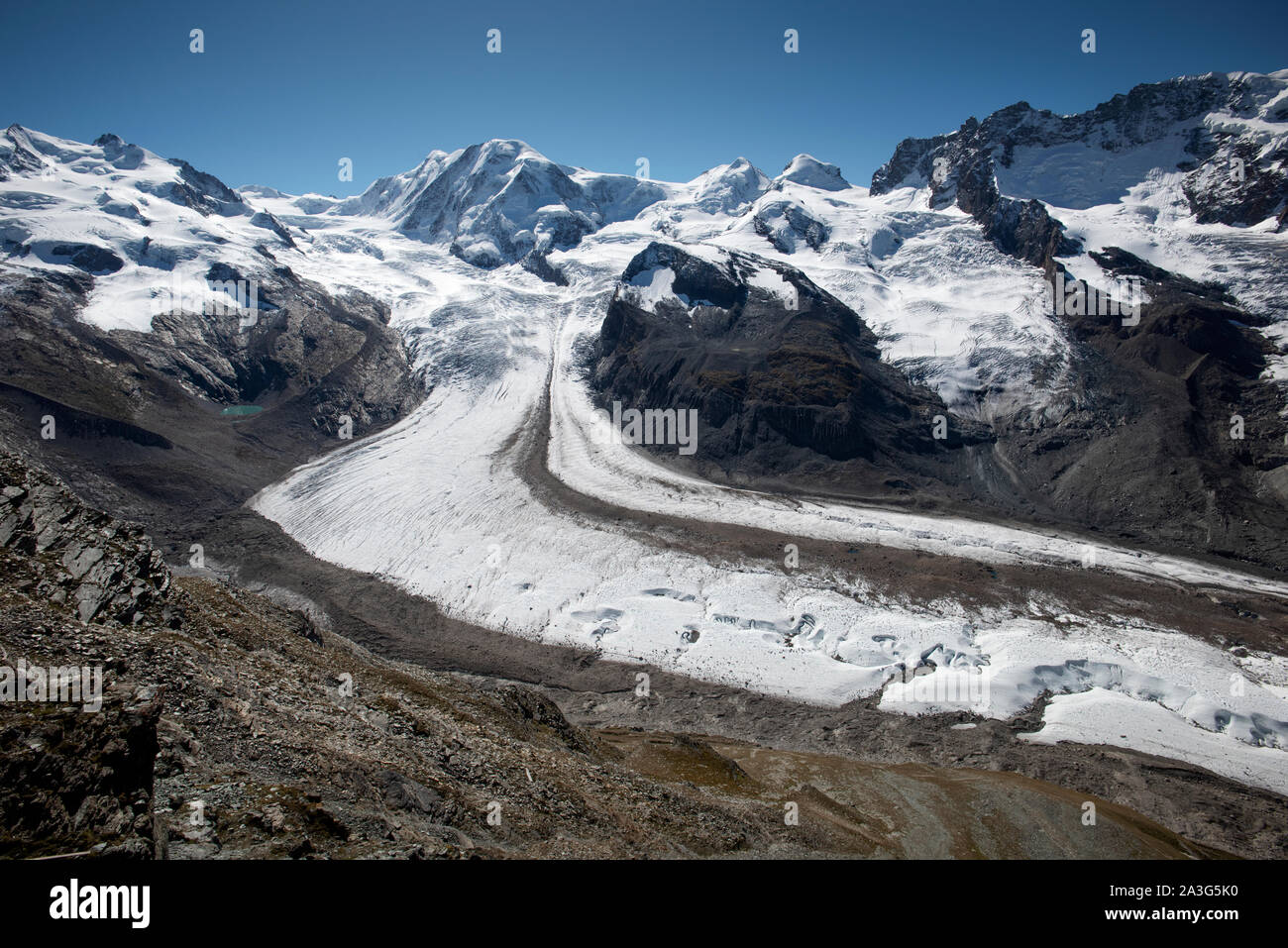 Glacier du Gorner ou Gornergletscher au Gornergrat montrant Monte Rossa massif, au-dessus de Zermatt en Suisse. Septembre 2019 Le glacier du Gorner (allemand : G Banque D'Images Glacier du Gorner ou Gornergletscher au Gornergrat montrant Monte Rossa massif, au-dessus de Zermatt en Suisse. Septembre 2019 Le glacier du Gorner (allemand : G Banque D'Images