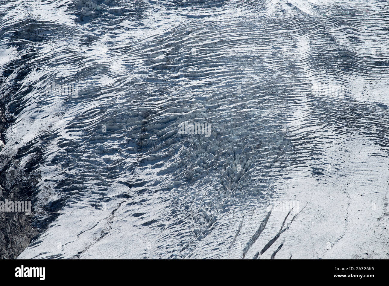 Glacier du Gorner ou Gornergletscher au Gornergrat montrant Monte Rossa massif, au-dessus de Zermatt en Suisse. Septembre 2019 Le glacier du Gorner (allemand : G Banque D'Images Glacier du Gorner ou Gornergletscher au Gornergrat montrant Monte Rossa massif, au-dessus de Zermatt en Suisse. Septembre 2019 Le glacier du Gorner (allemand : G Banque D'Images