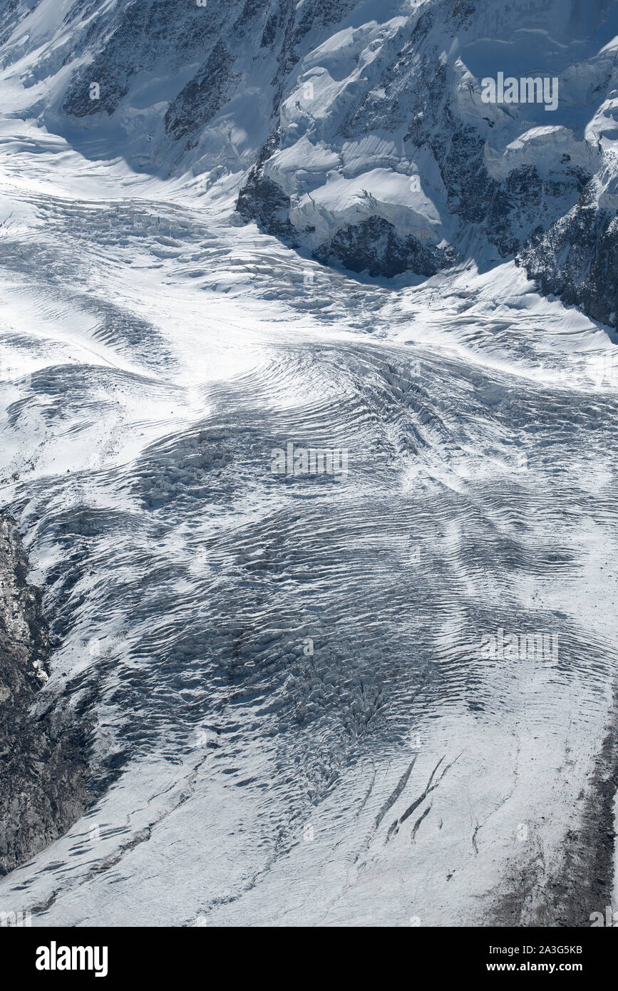 Glacier du Gorner ou Gornergletscher au Gornergrat montrant Monte Rossa massif, au-dessus de Zermatt en Suisse. Septembre 2019 Le glacier du Gorner (allemand : G Banque D'Images Glacier du Gorner ou Gornergletscher au Gornergrat montrant Monte Rossa massif, au-dessus de Zermatt en Suisse. Septembre 2019 Le glacier du Gorner (allemand : G Banque D'Images
