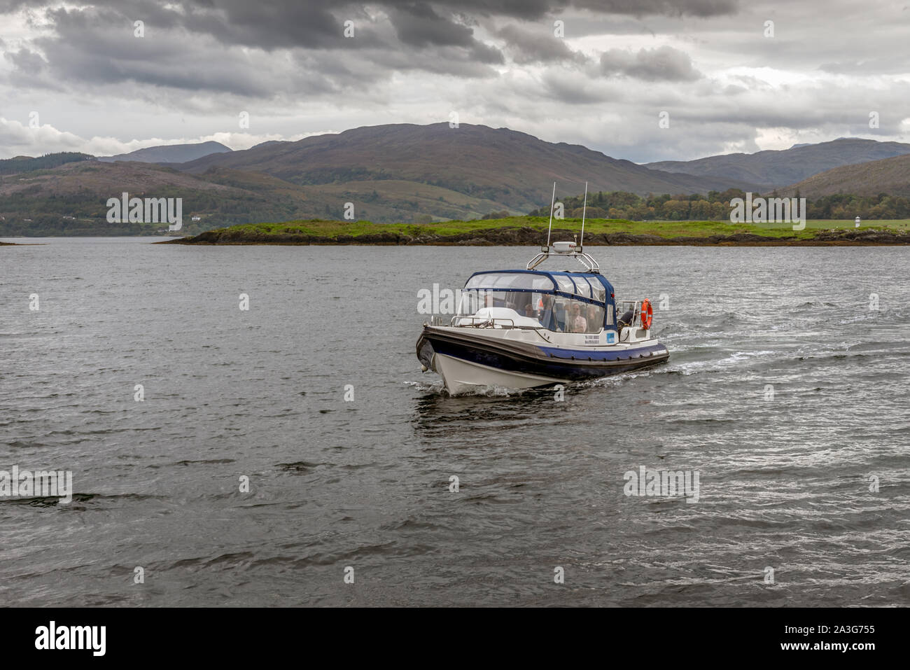 Le Lismore Ferry arrivant à Port ramsay Ferry Pier sur Lismore Ecosse Banque D'Images