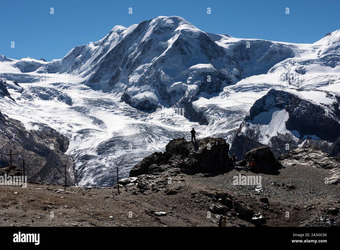 Montrant Gornergrat Monte Rossa massif, au-dessus de Zermatt en Suisse. Septembre 2019 Vue depuis le train. Le glacier du Gorner (allemand : Gornergletscher) Banque D'Images Montrant Gornergrat Monte Rossa massif, au-dessus de Zermatt en Suisse. Septembre 2019 Vue depuis le train. Le glacier du Gorner (allemand : Gornergletscher) Banque D'Images