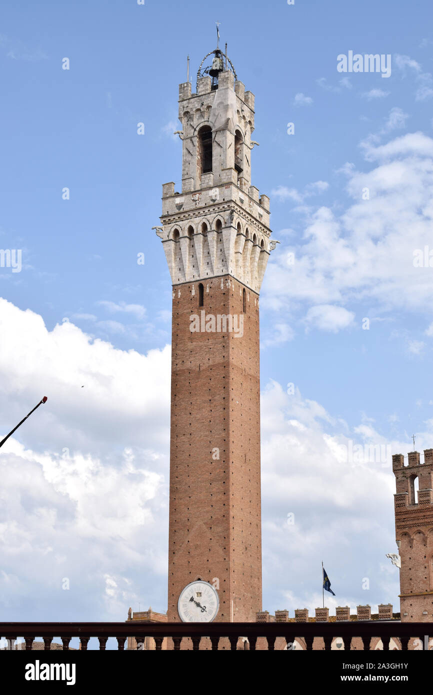 Torre de Mangia, Vieux clocher médiéval de Sienne, Italie Banque D'Images