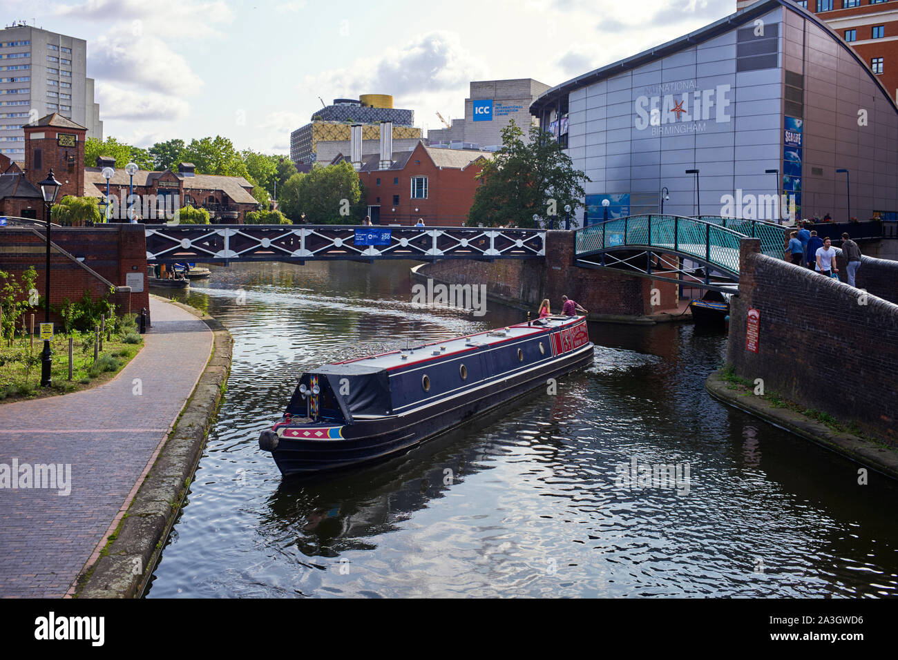 Regent No2 15-04 propulsé par un moteur à Russell Newbery inverse gaz zone du bassin de la rue dans le centre de Birmingham Banque D'Images